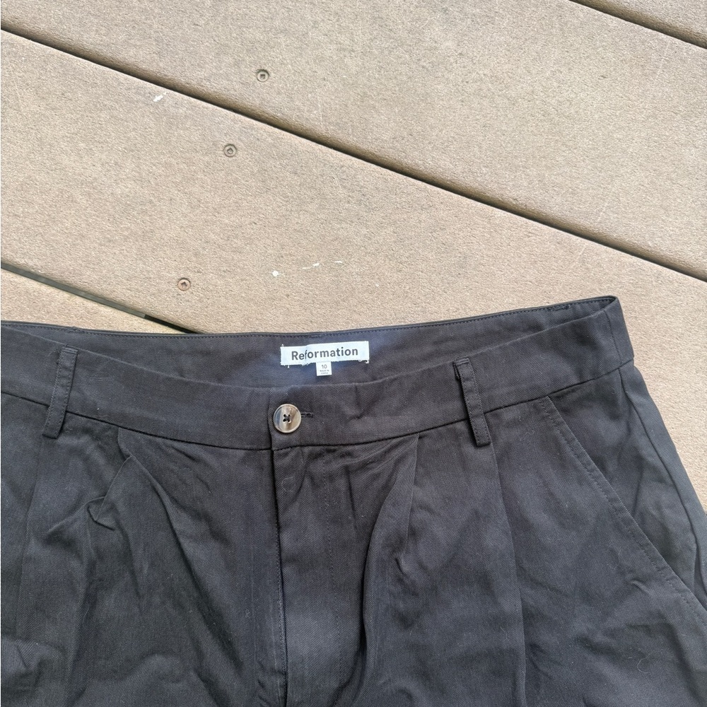 Reformation Black Casual Shorts - Picture 2 of 4